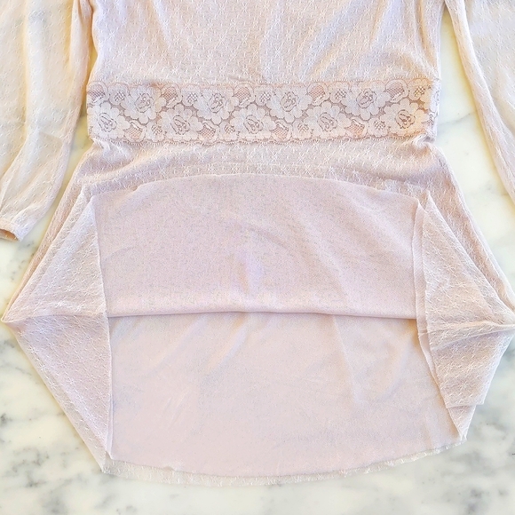 NWOT. Express 100% Nylon All Lace V-Neck Long Sleeve Blouse with Lining. - Picture 6 of 6